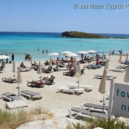 Nissi 3 Pool View * איה נאפה